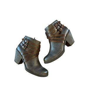 Eurosoft By Söfft Phoebe Gray Ankle Boots With Buckle Accent Size 7.5M